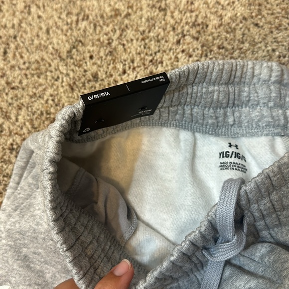 Youth gray Sweatpants (oversized) Size Large - new with tag - Under Armour - Picture 3 of 4